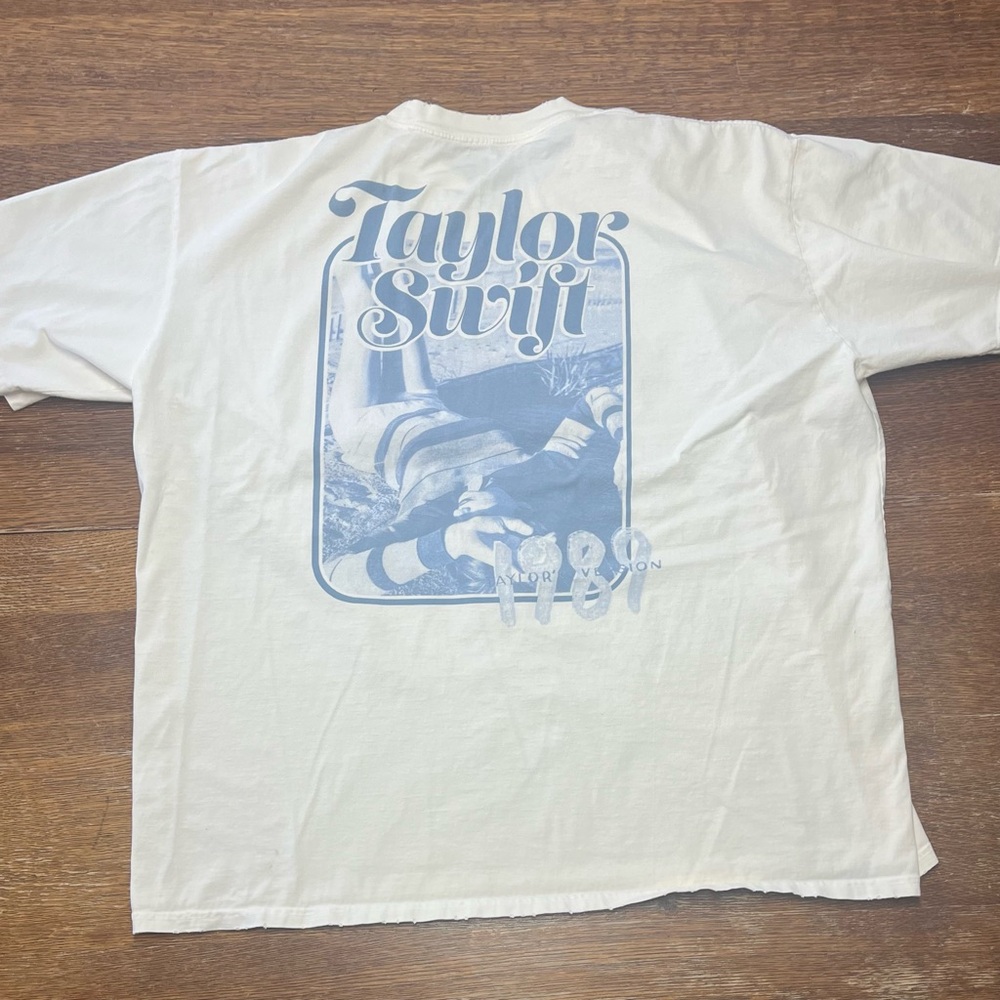 Rare Taylor Swift shirt